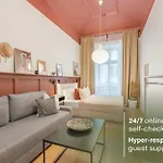 2br With Park & Museum View - 1 - Elevator - Self Check-in Apartment Prague