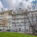 Apartamento 2br With Park & Museum View - 1 - Elevator - Self Check-in Praga