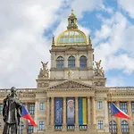 2br With Park & Museum View - 1 - Elevator - Self Check-in * Praga