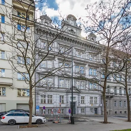 2br With Park & Museum View - 1 - Elevator - Self Check-in Апартаменты Прага