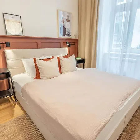 2br With Park & Museum View - 1 - Elevator - Self Check-in Appartement Praag