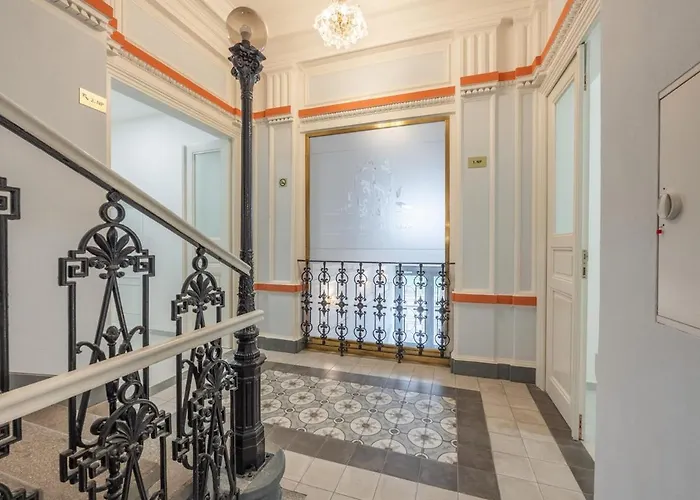 2br With Park & Museum View - 1 - Elevator - Self Check-in * Прага
