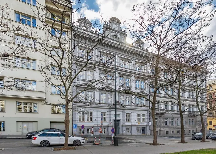 2br With Park & Museum View - 1 - Elevator - Self Check-in Апартаменты Прага