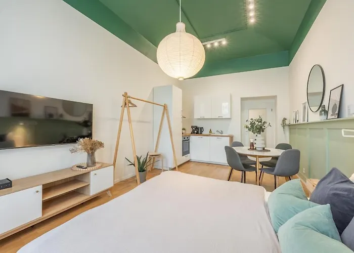 Апартаменты 2br With Park & Museum View - 1 - Elevator - Self Check-in Прага