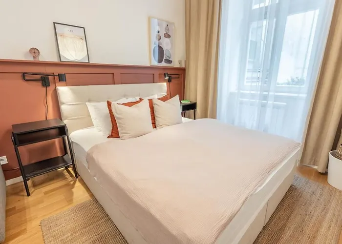 2br With Park & Museum View - 1 - Elevator - Self Check-in Daire Prag