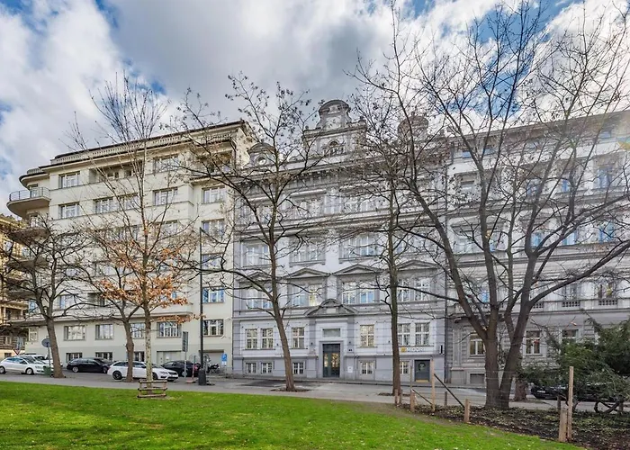 Daire 2br With Park & Museum View - 1 - Elevator - Self Check-in Prag
