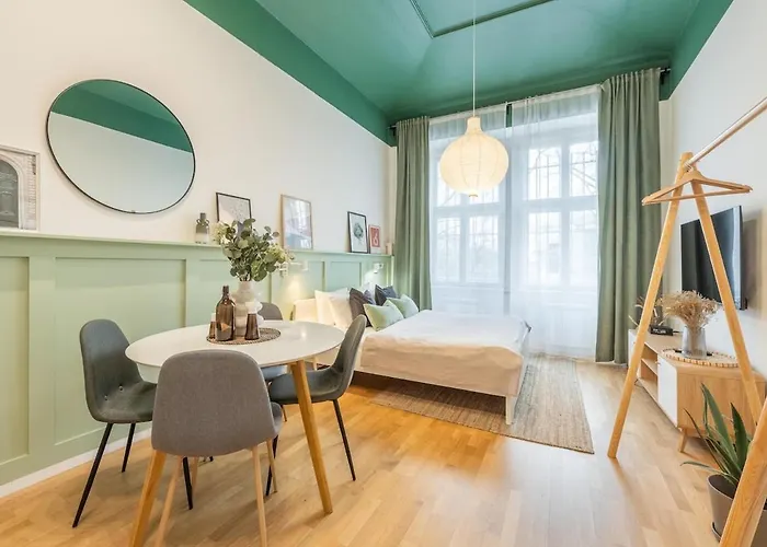 2br With Park & Museum View - 1 - Elevator - Self Check-in Prag