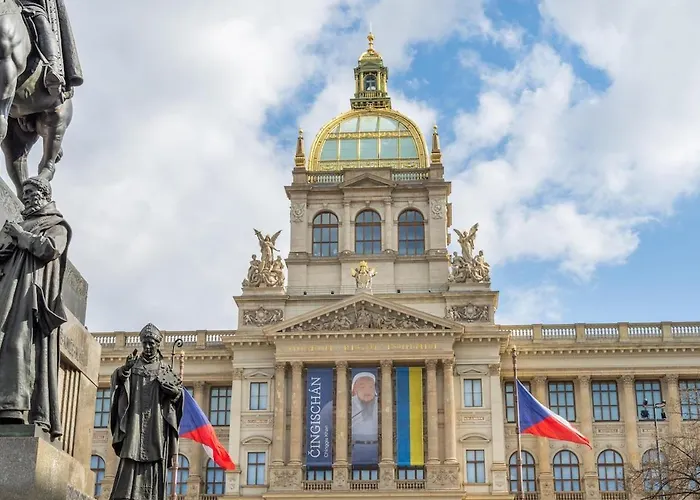 2br With Park & Museum View - 1 - Elevator - Self Check-in * Прага